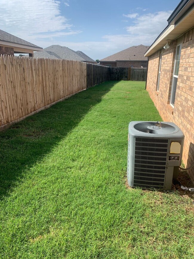 Building Photo - 3/2/2 In Cooper School District!