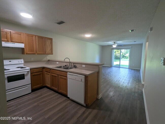 Building Photo - 127 Plantation Point Dr