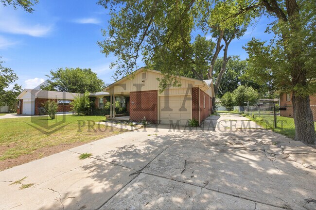 Foto del edificio - 841 N Country Acres Ave