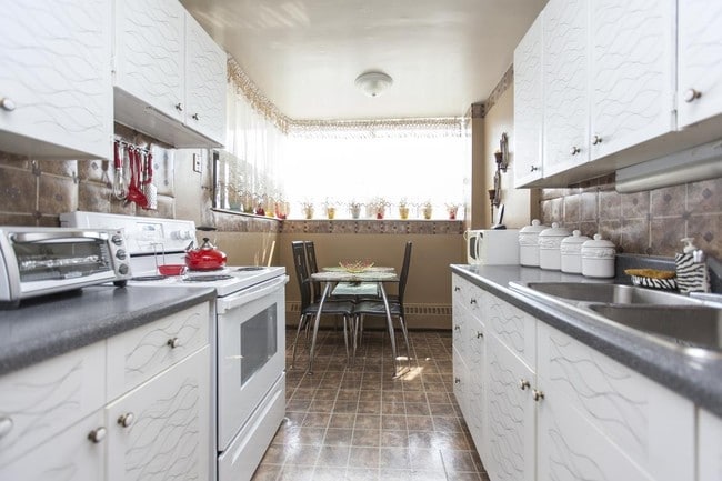 Interior Photo - Shaughnessy Place