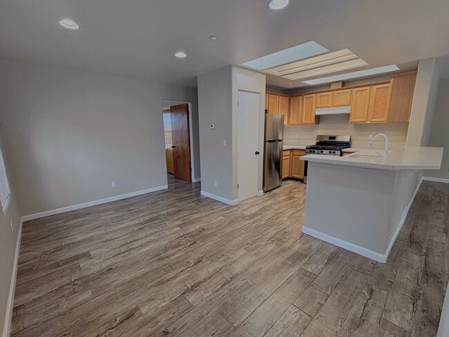 Foto del edificio - Lovely Updated Condo