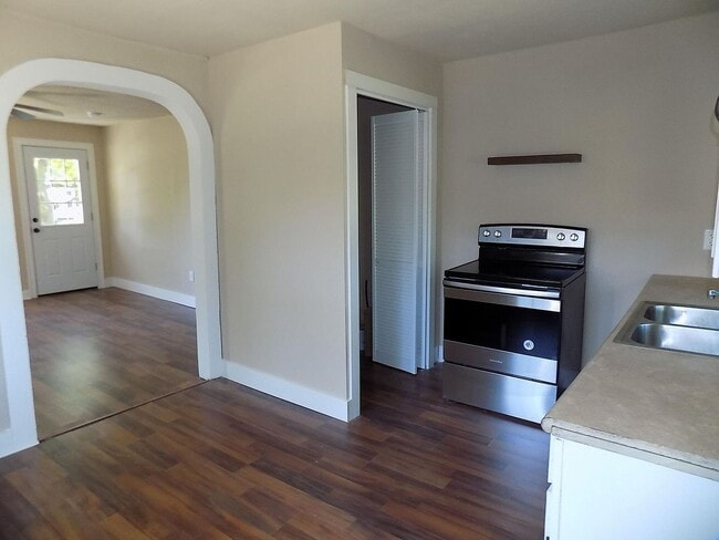 Building Photo - Check out this cozy home ! COMING SOON