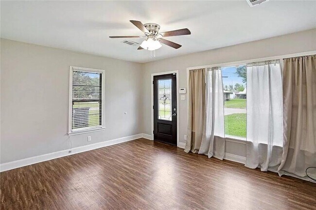 Foto del edificio - 4720 Sale Ln