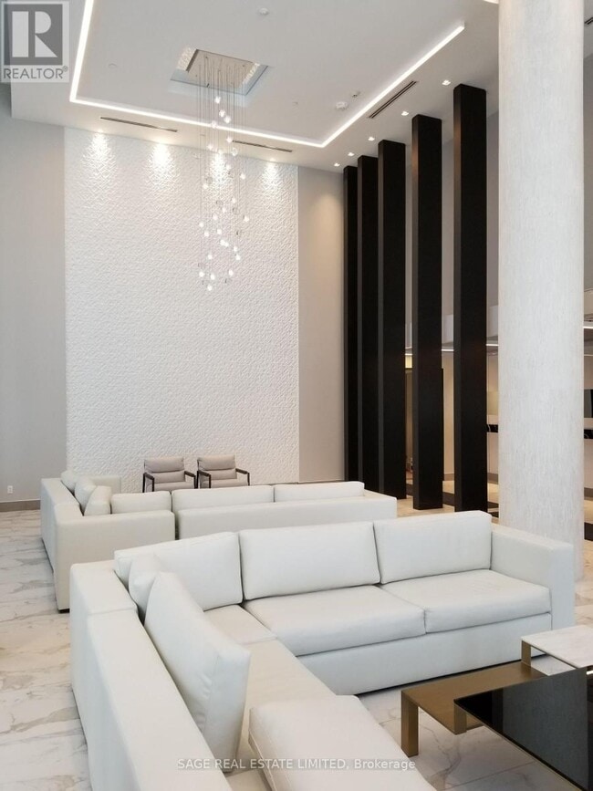 Building Photo - 32 Forest Manor Rd