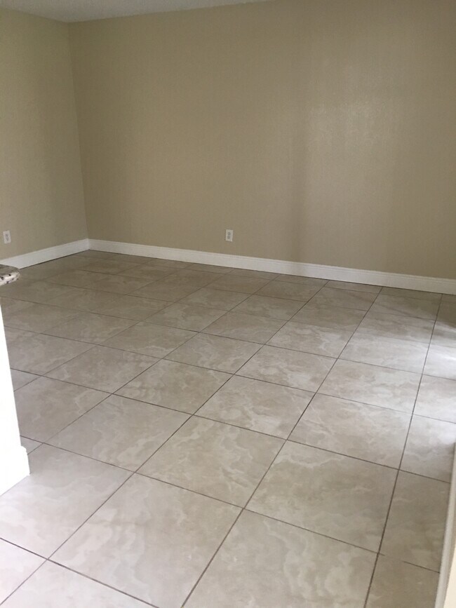 Foto del edificio - 9910 Turf Way