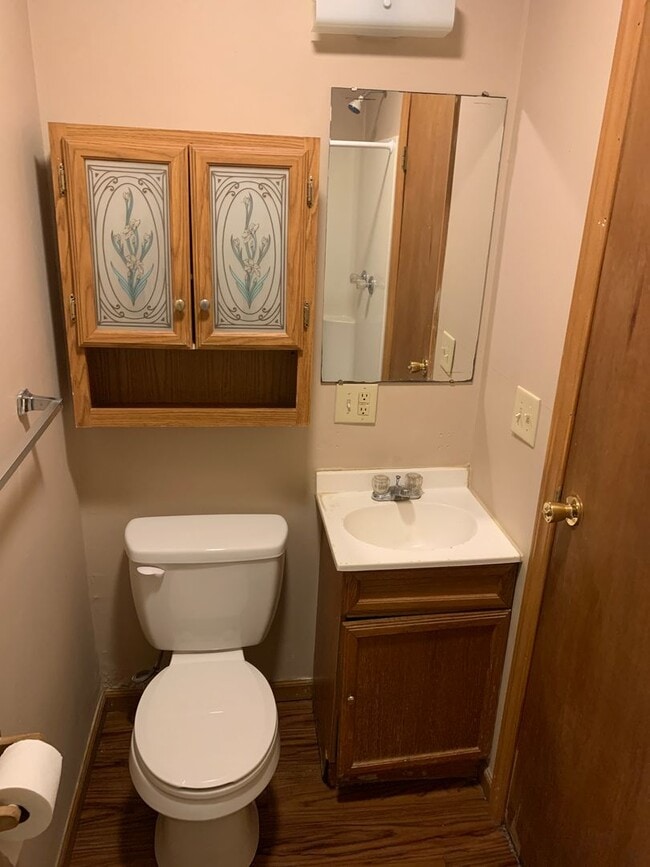 Building Photo - 3 bedroom, 2 bath house