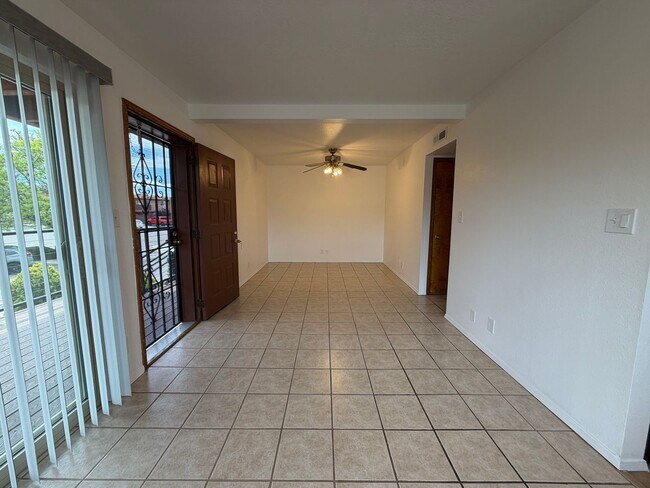 Foto del edificio - 1307 Rufina Ln