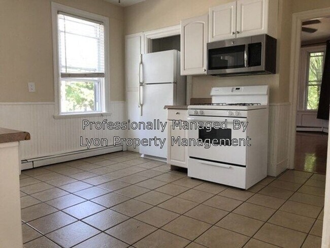 Foto del edificio - 194 Ives St