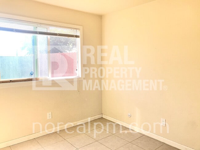 Building Photo - Turn-Key 2 bedroom home in Sacramento