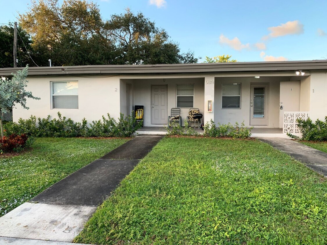 Foto principal - 5814 Taylor St