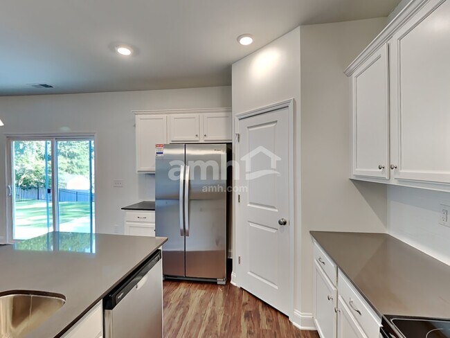Building Photo - 540 Rivermist Drive