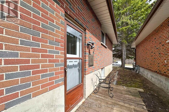 Building Photo - 297 Admiral Rd