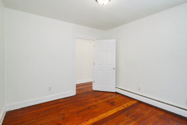 Building Photo - 37 S 19th St