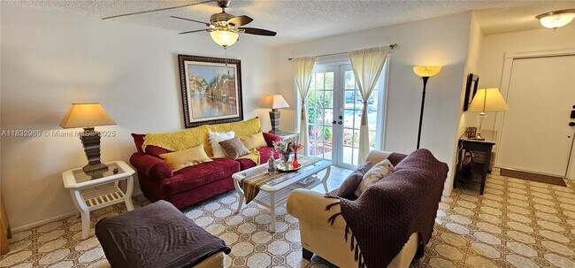 Foto del edificio - 2206 NE 7th St