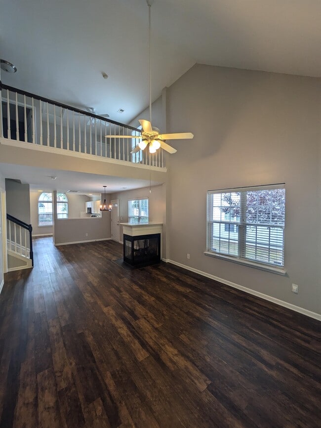 Building Photo - 11920 Lambert Bridge Dr