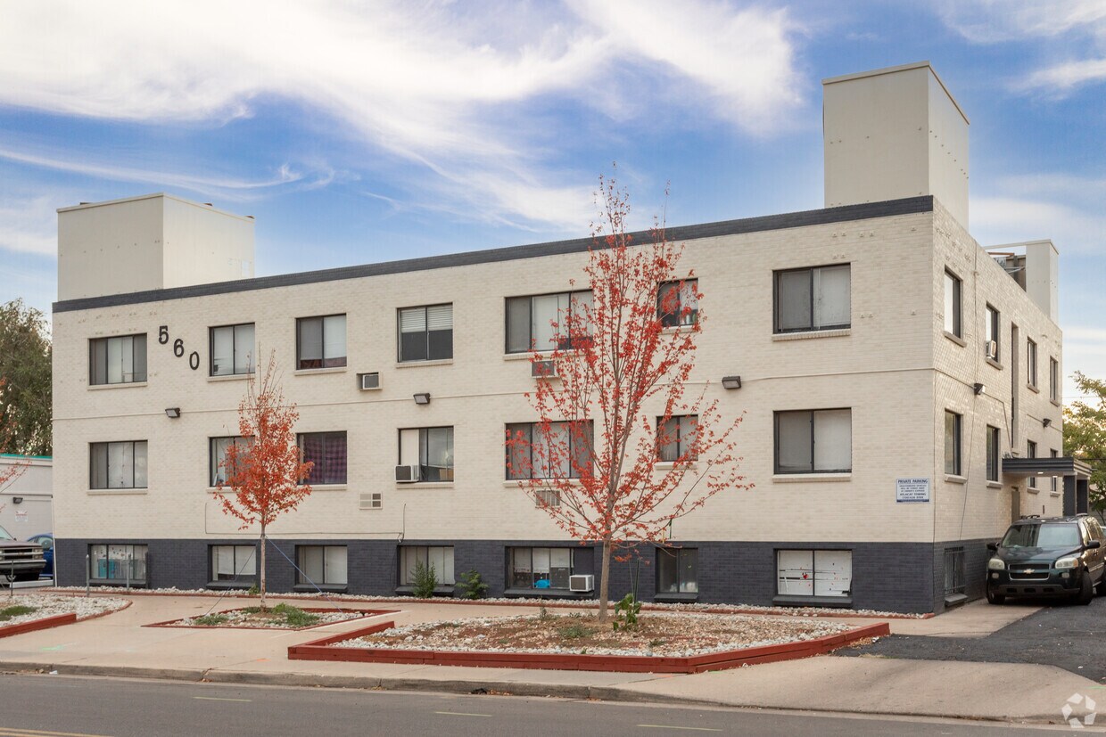 Primary Photo - Coachmen Apartments