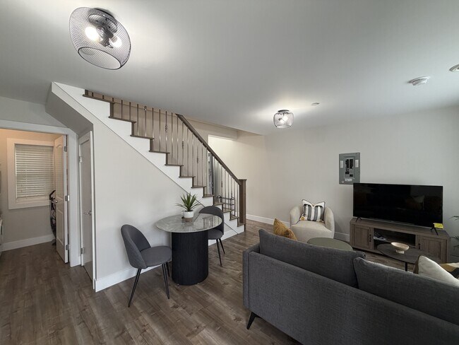 Photo du bâtiment - 2127 E 46th Ave