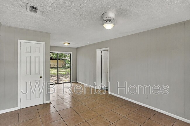 Foto del edificio - 9269 Sibbald Rd