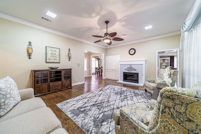 Building Photo - 3305 Eisenhower Ln