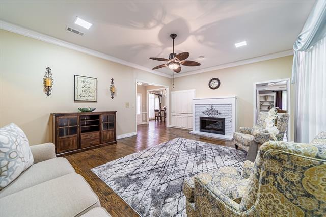 Foto del edificio - 3305 Eisenhower Ln