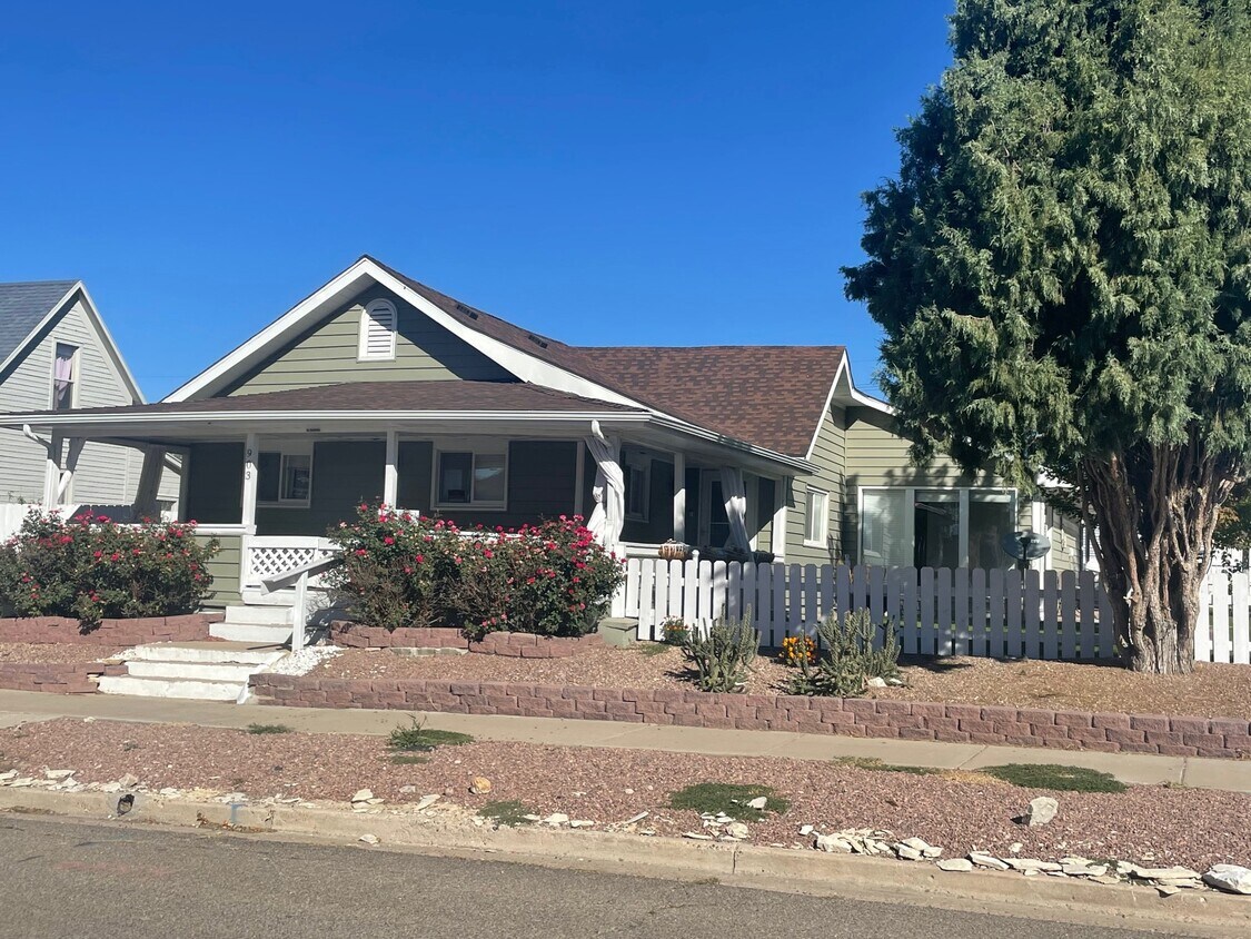 Foto principal - 903 W 15th St