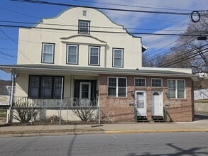 Building Photo - 281 E Main St