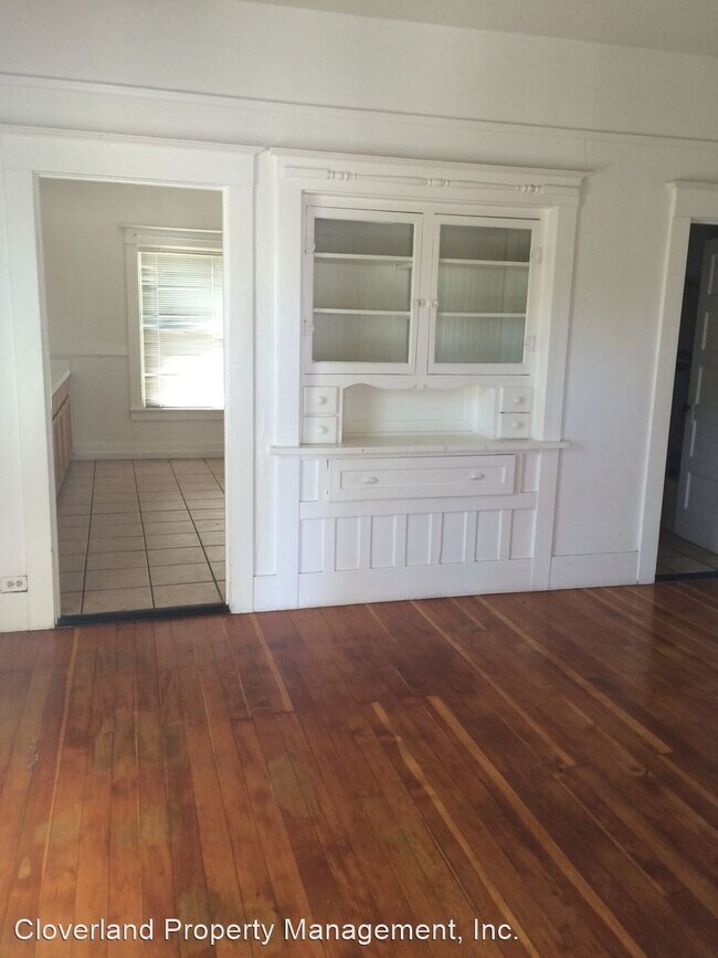 Foto del edificio - 3 br, 2 bath House - 201 W. H Street