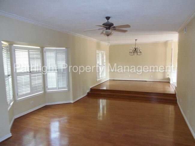 Foto del edificio - 102 Cedar Dr