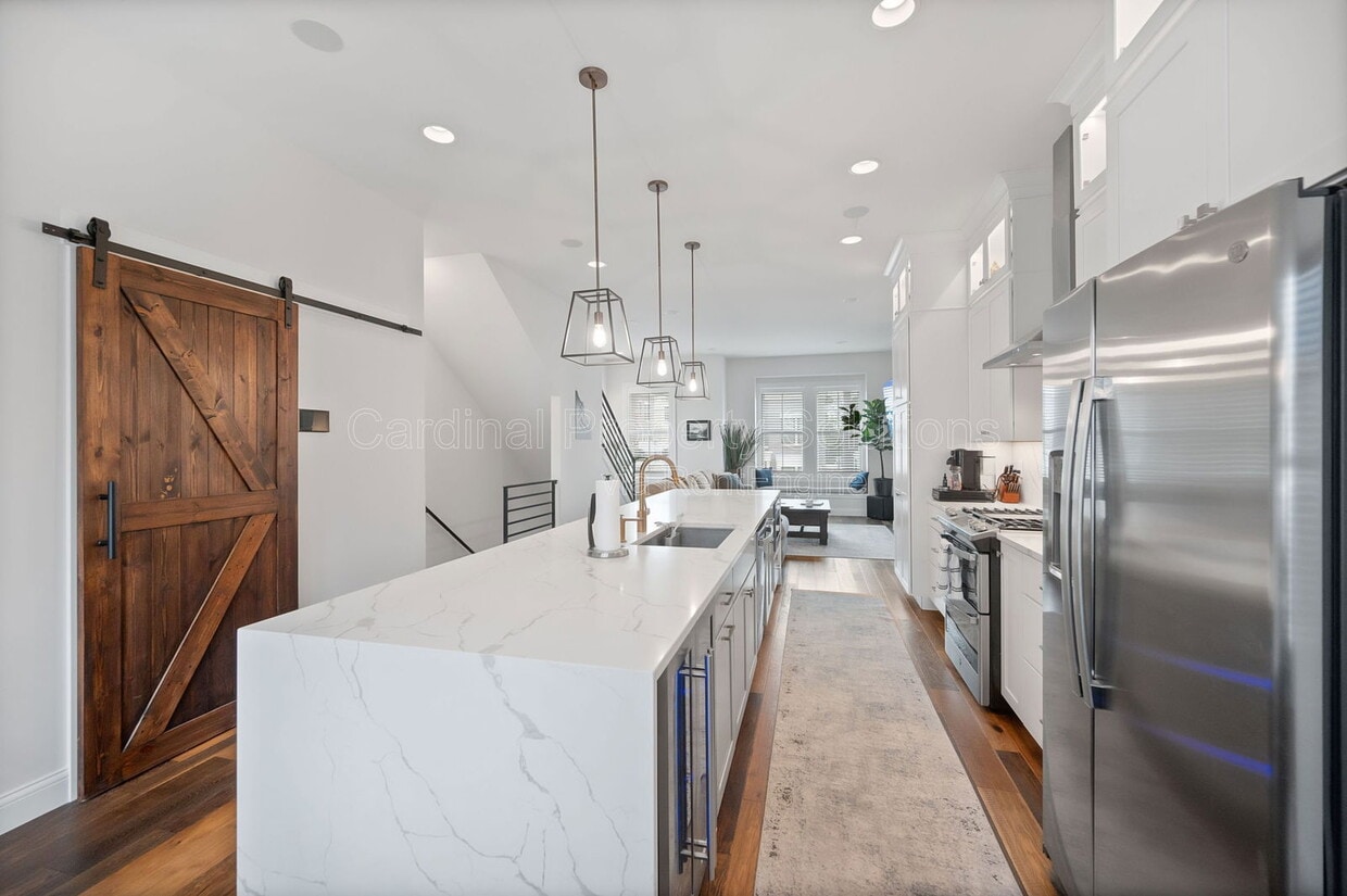 Photo - 1607 Merrimac St
