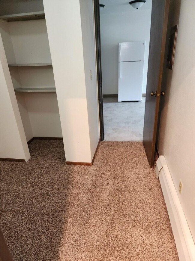 Kirkwood Park Apartments 207 E Arbor Ave Bismarck, ND Apartments