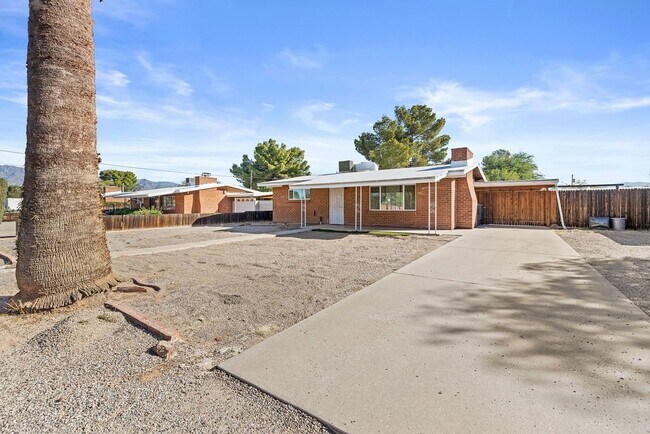 Building Photo - 1410 N Jefferson Ave