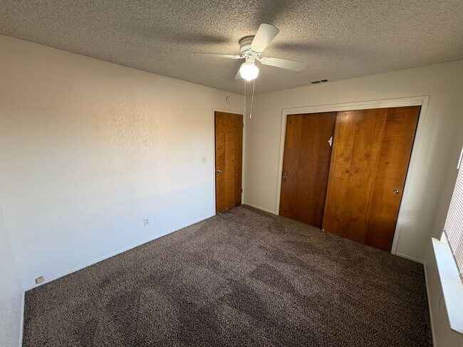 Foto del edificio - 636 Ramblewood Ct