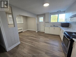 Building Photo - 936 E Main St