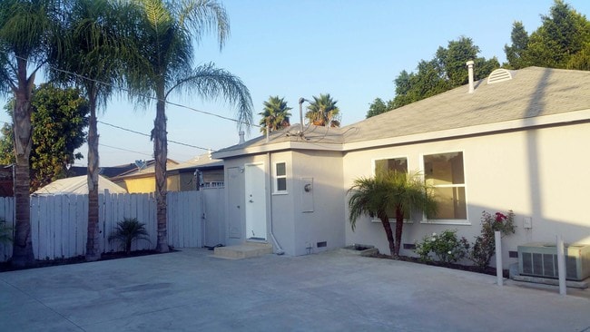 Foto del edificio - 5419 Willowcrest Ave