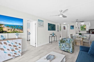 Building Photo - 250 Hauoli St