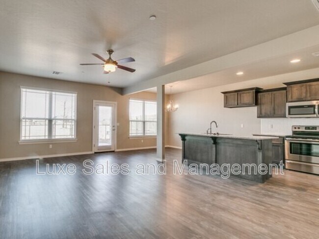 Foto del edificio - 755 SW 14th St