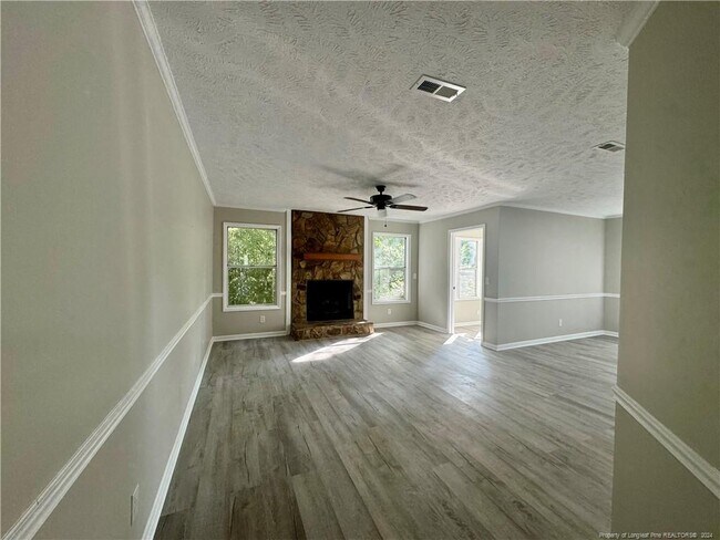 Foto del edificio - 6764 Willowbrook Dr