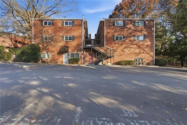 Building Photo - 343 8th St NE