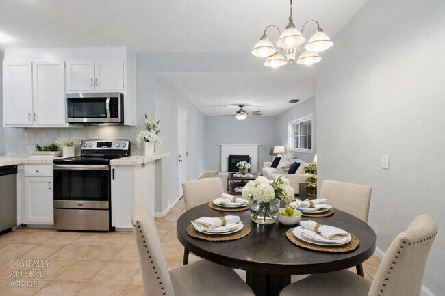 Foto del edificio - Move In NOW! Beautiful Davis Home Near UC Davis | Bright Open Layout + Private Backyard