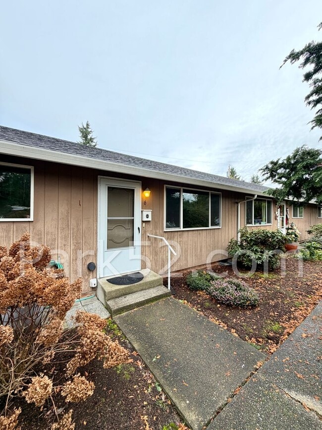Building Photo - Downtown Puyallup 2 Bedroom Apartment