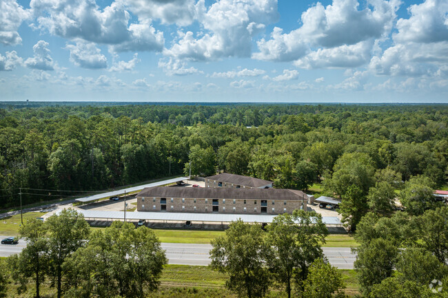 Context - EAGLE CREST APARTMENTS