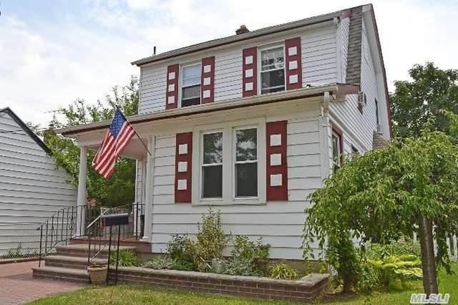 Building Photo - 520 5th Ave