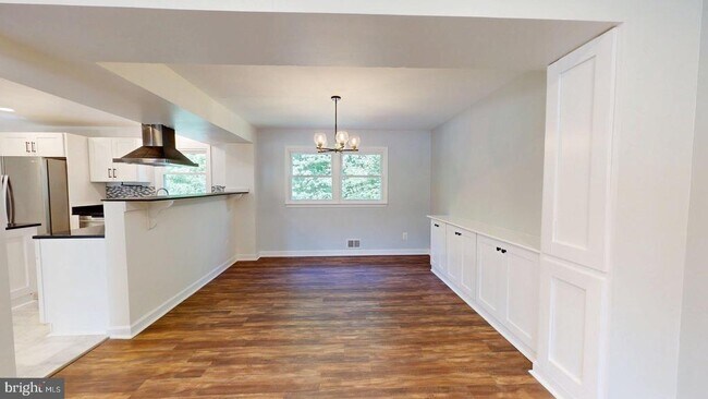 Foto del edificio - 6602 Greenview Ln