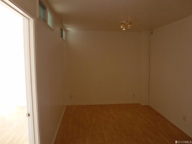 Building Photo - 946 Stockton St