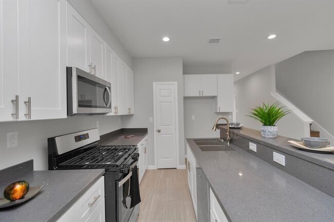 Foto del edificio - 4418 Elmwood St