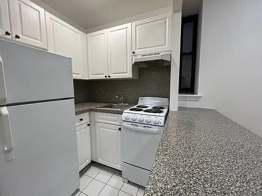 Foto del edificio - 151 E 81st St