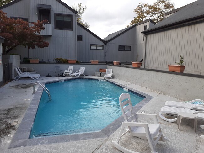 Foto del edificio - 3350 Altamont Rd S