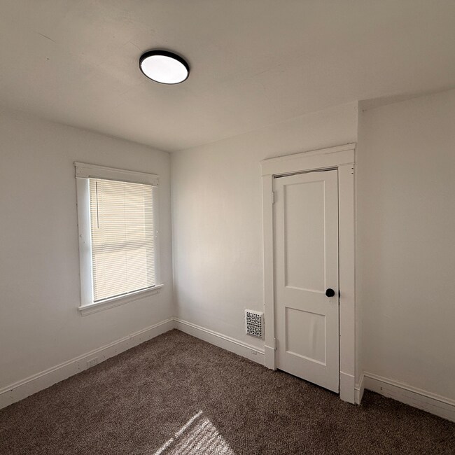 Foto del edificio - 14504 Ardenall Ave