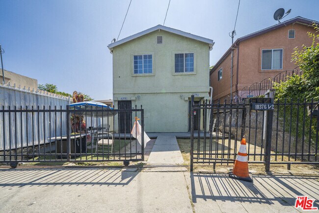 Foto del edificio - 10376 Wilmington Ave