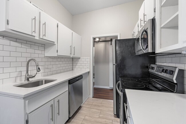 Photo - 4425 Westlawn Dr Townhome